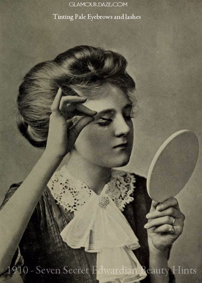 What was makeup like in 1910?