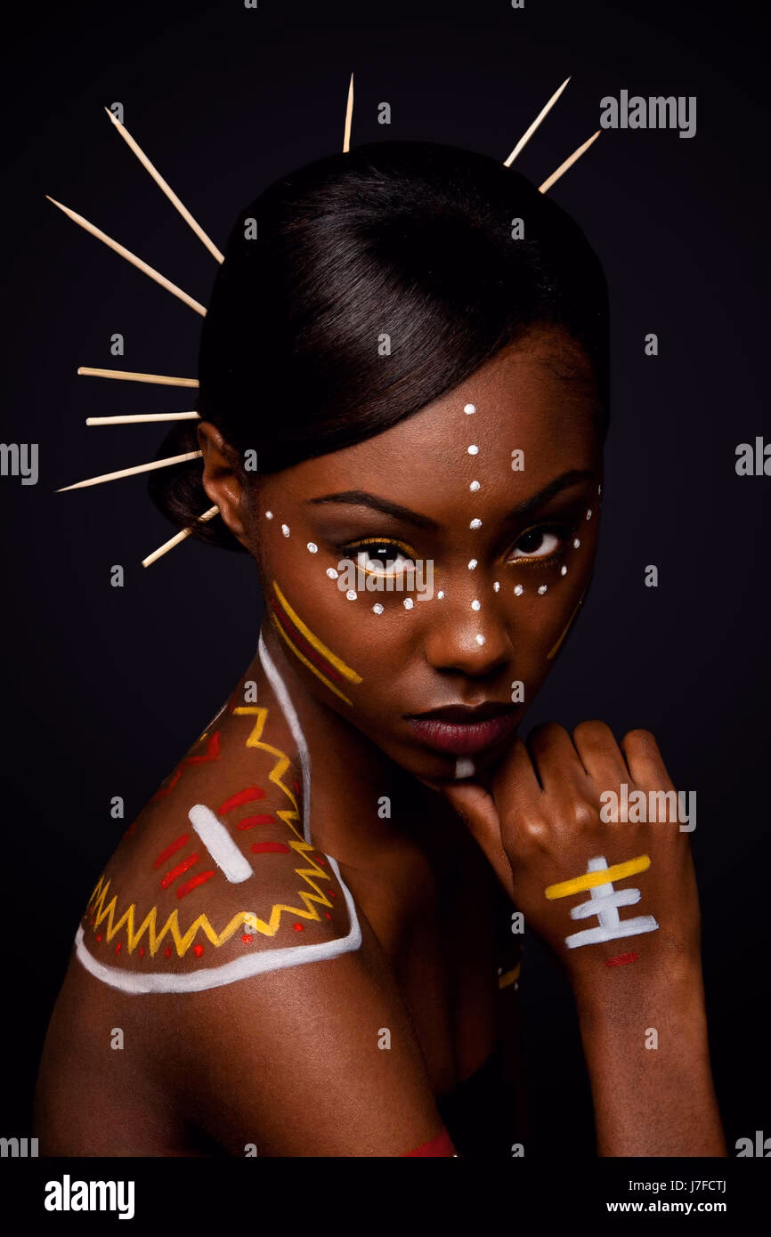 When did Africans start wearing makeup?