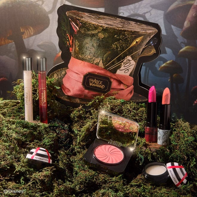 What colors represent Alice in Wonderland?