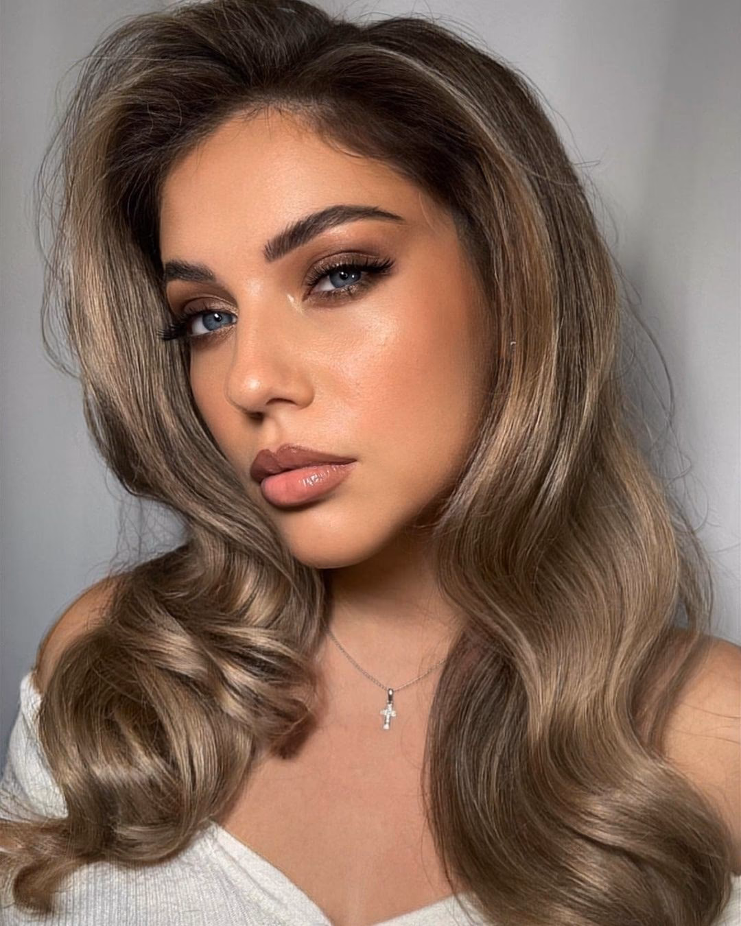 What does American makeup look like?