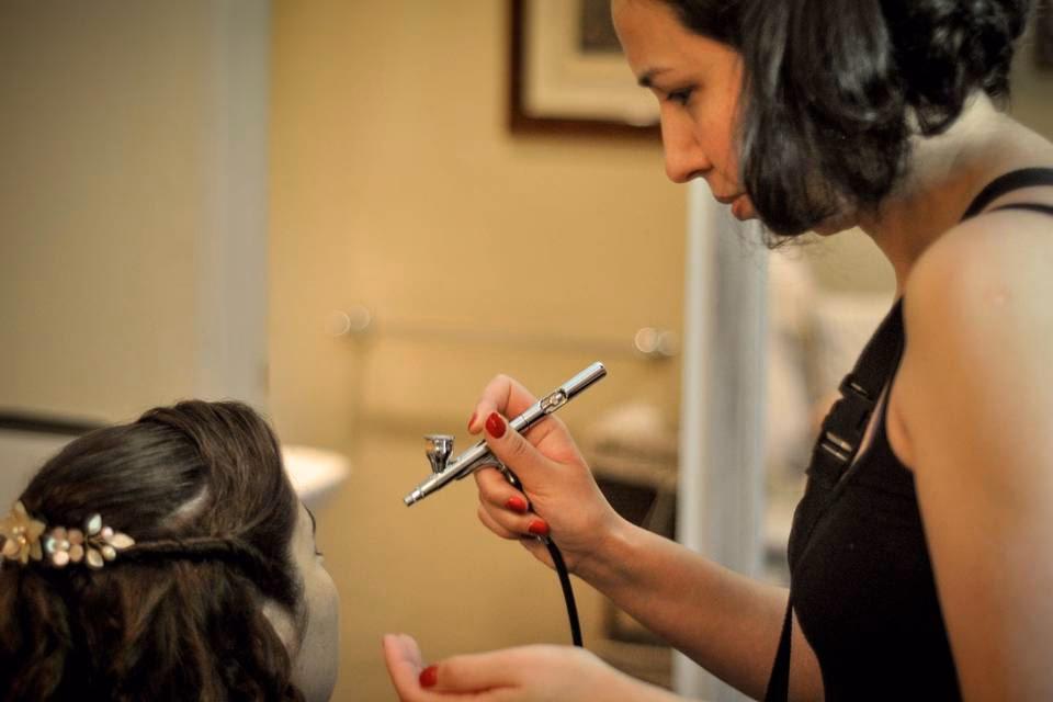 ¿Qué se pone primero en las pestañas postizas?