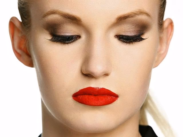 How did Anne Hathaway prepare for Catwoman?