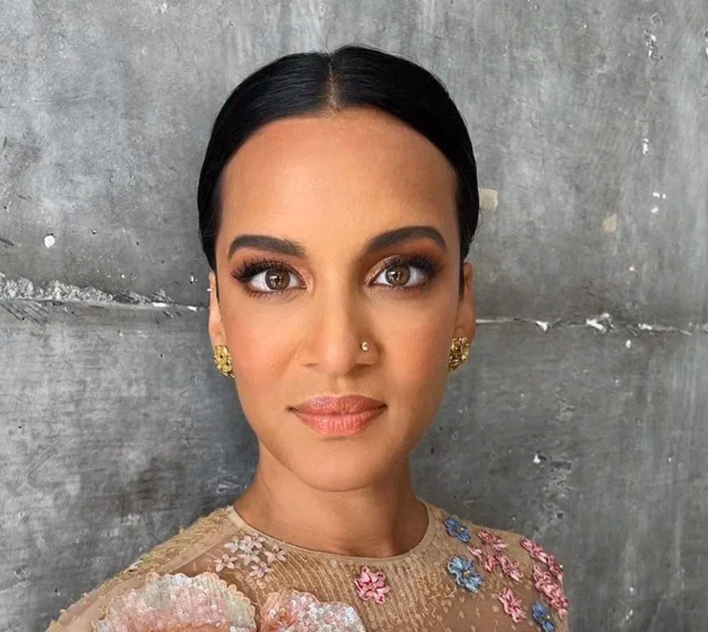 Does Anoushka Shankar speak Hindi?