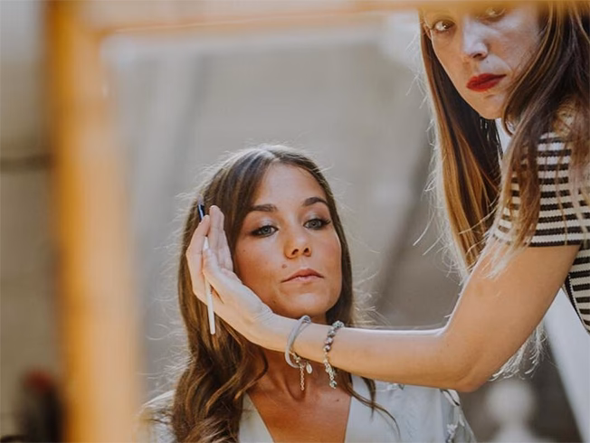 ¿Quién paga el maquillaje de la novia?