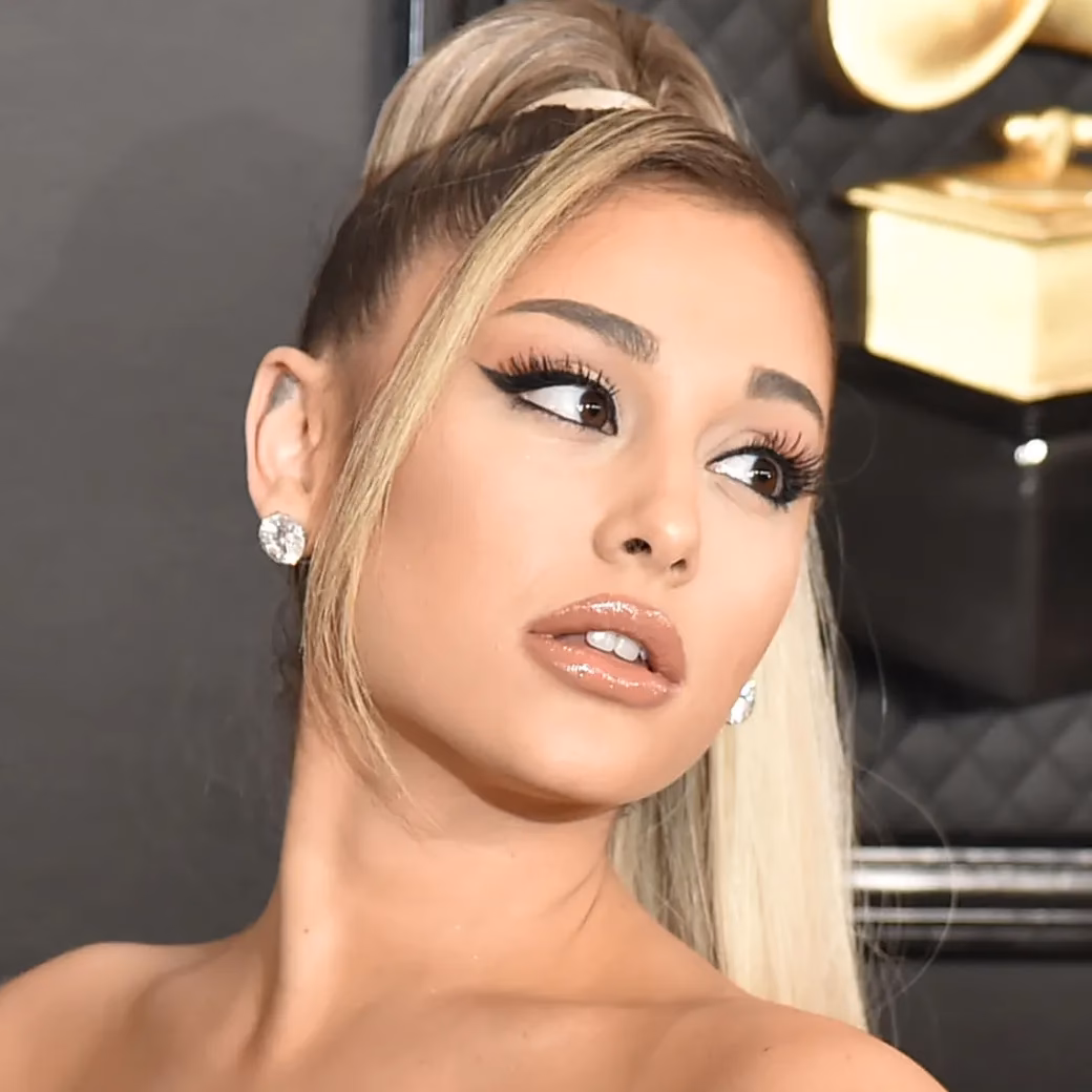 What color lipstick does Ariana Grande wear?