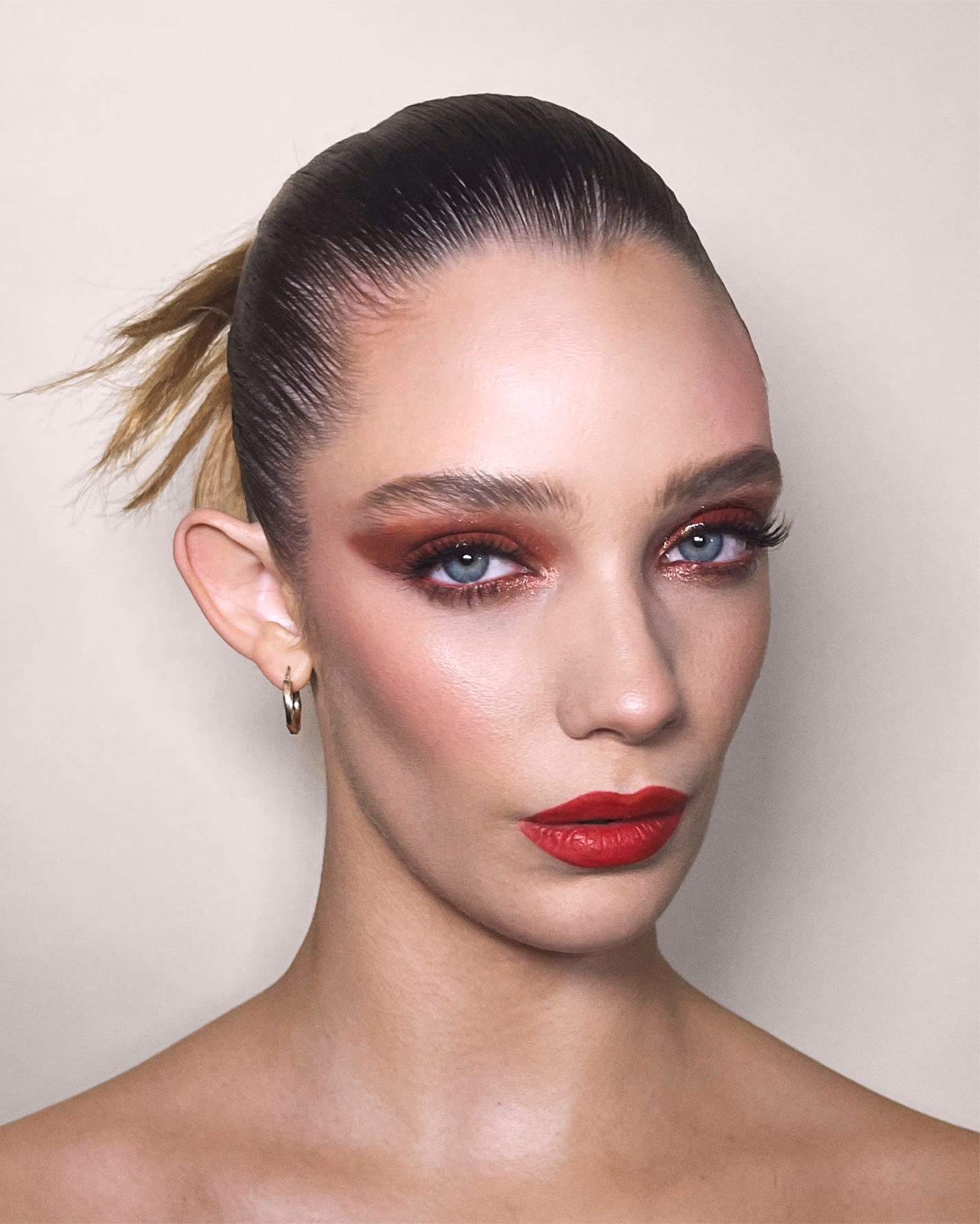 What are Aries beauty features?