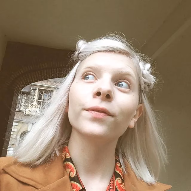 Does Aurora the singer have a condition?