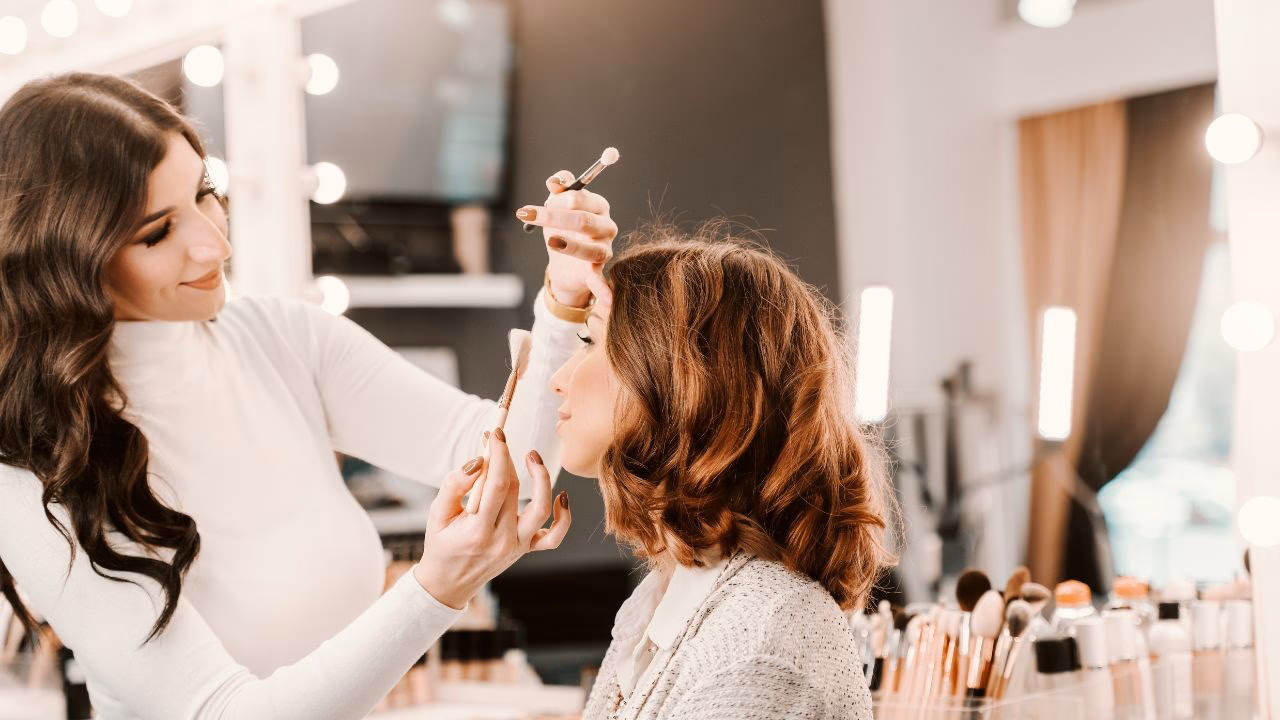 Do beauty advisors do makeup?