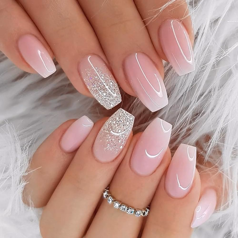 ¿Cuánto cuesta un kit de uñas en Amazon?