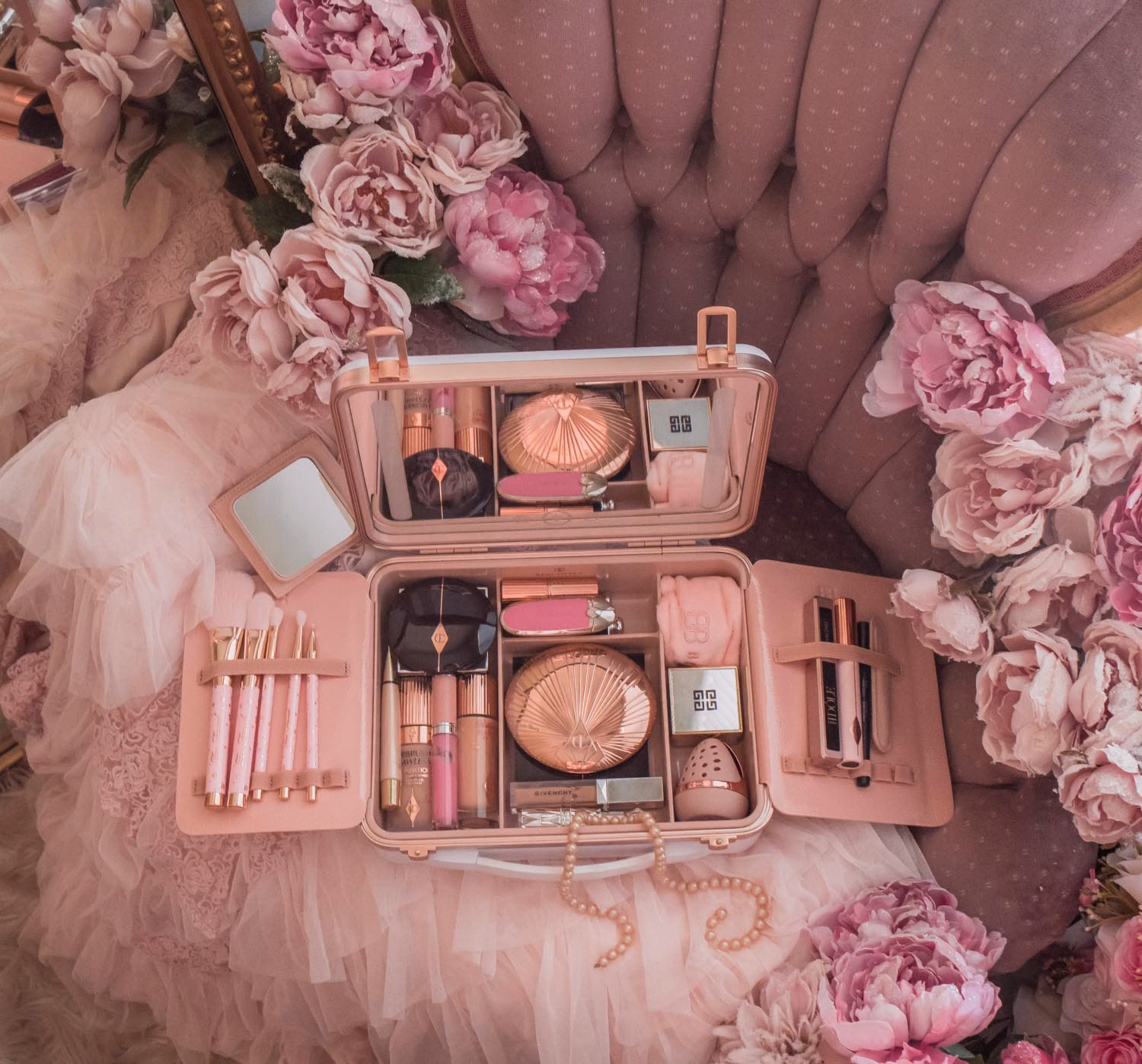 Does Sephora still have a monthly subscription box?