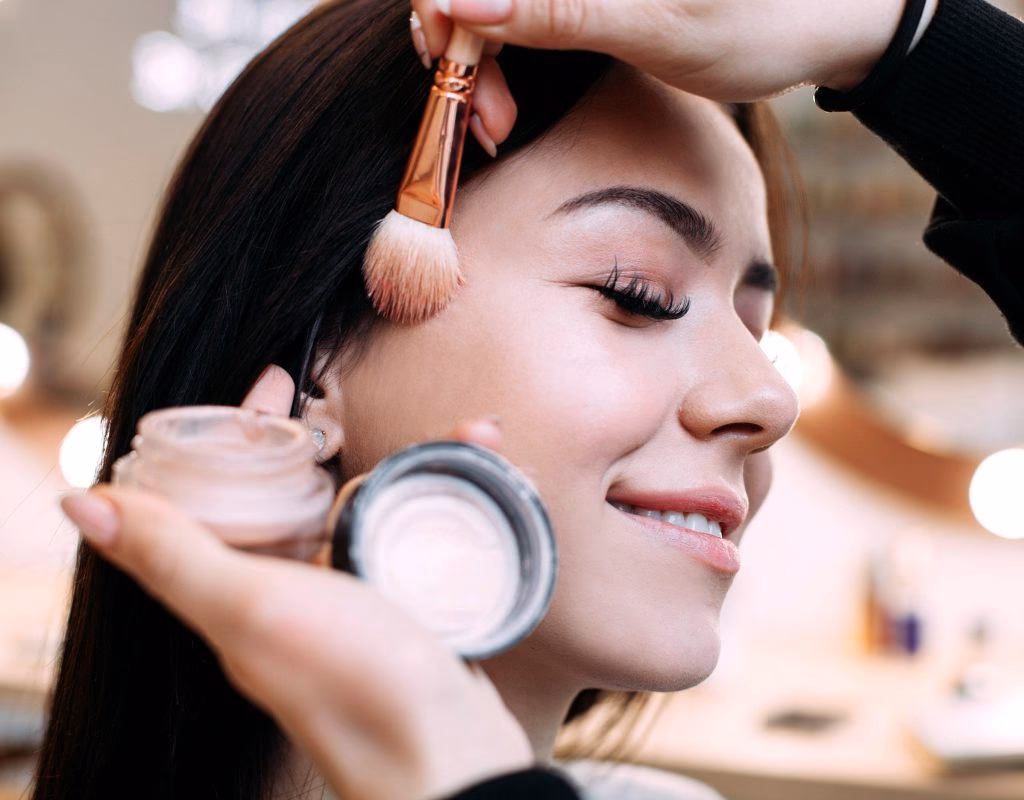 ¿Cómo describes el maquillaje?