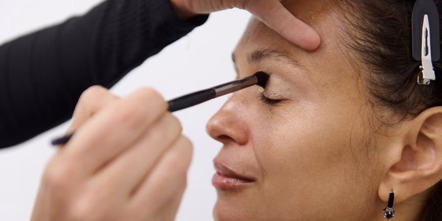 What are the benefits of makeup artists?