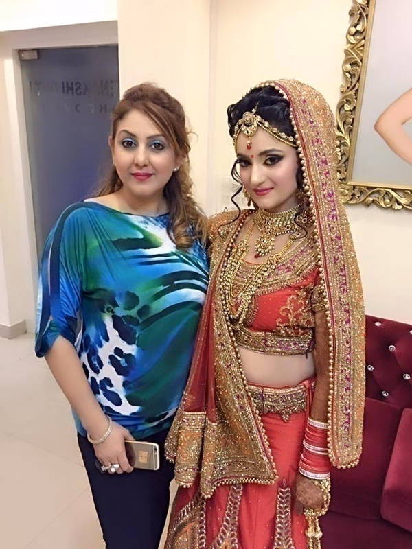 How much does bridal makeup cost in Delhi?