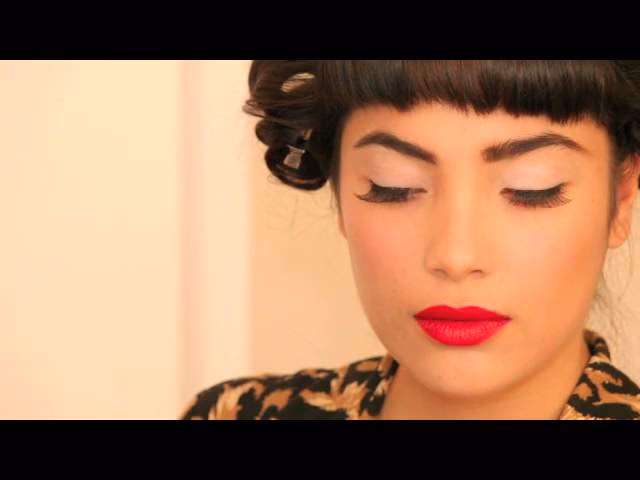 What color eyes did Bettie Page have?