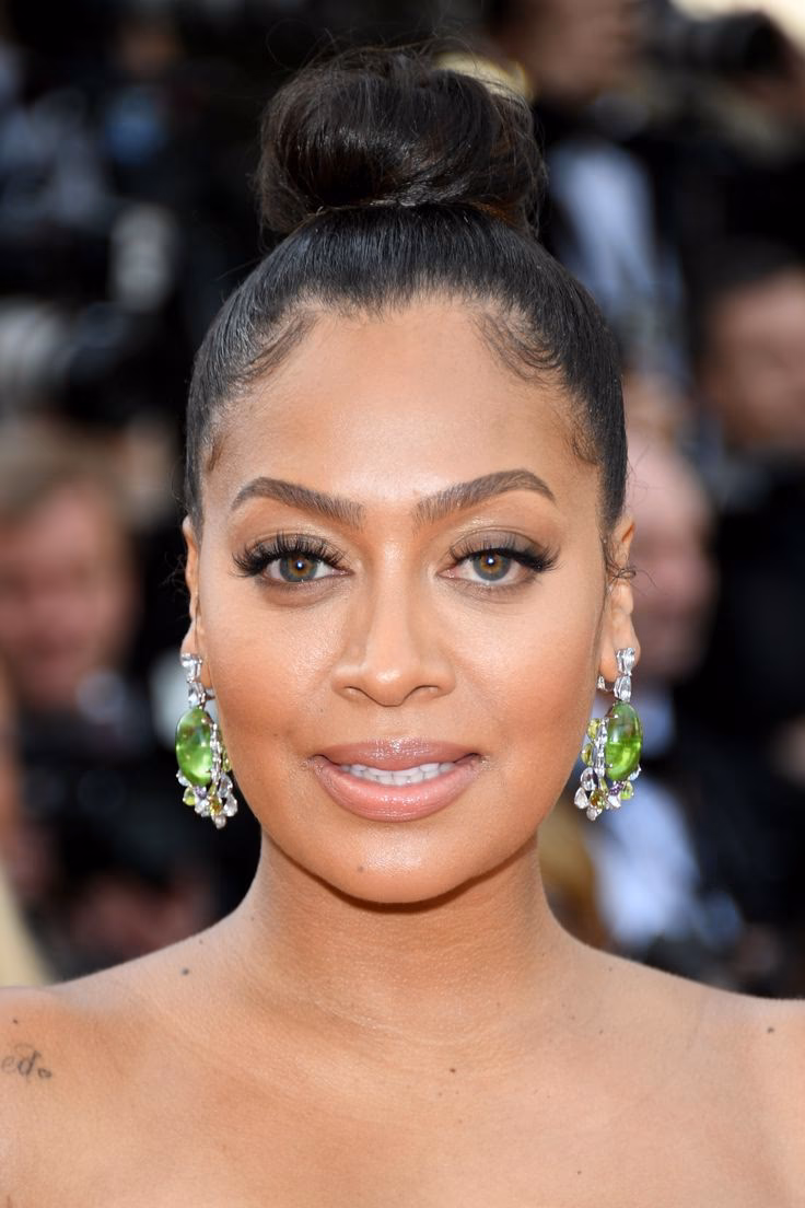 What looks good on big eyes?