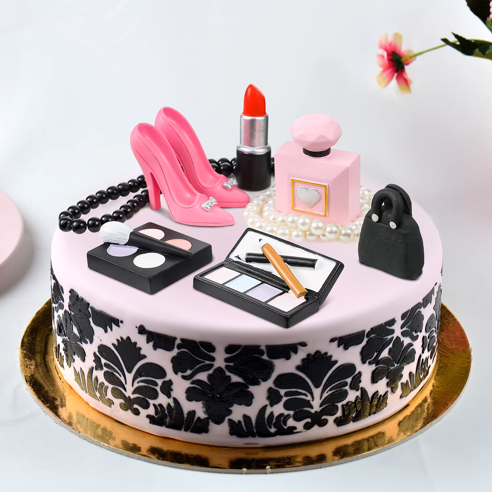 Is it cheaper to buy or make a birthday cake?