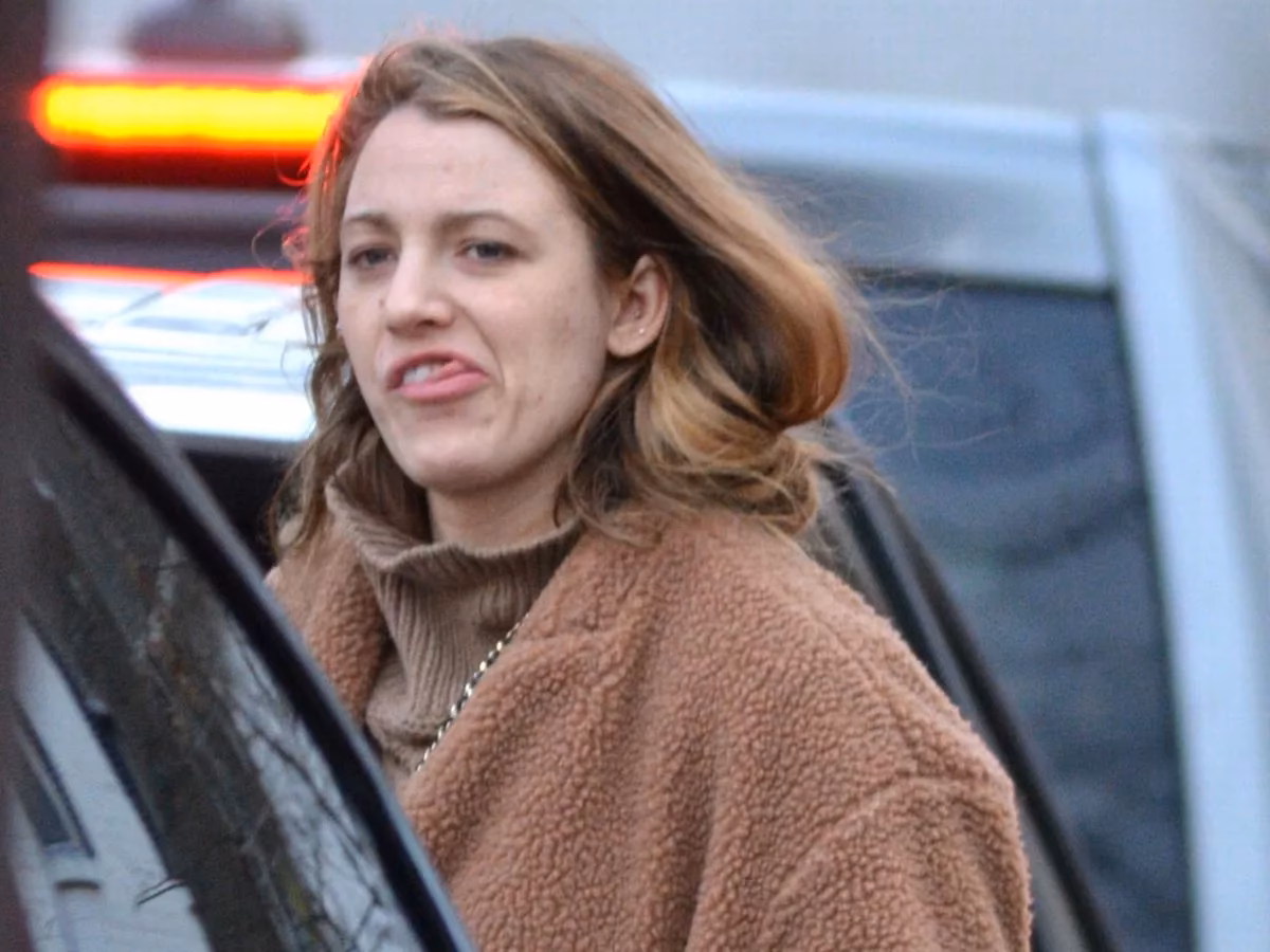 Does Blake Lively wear makeup?