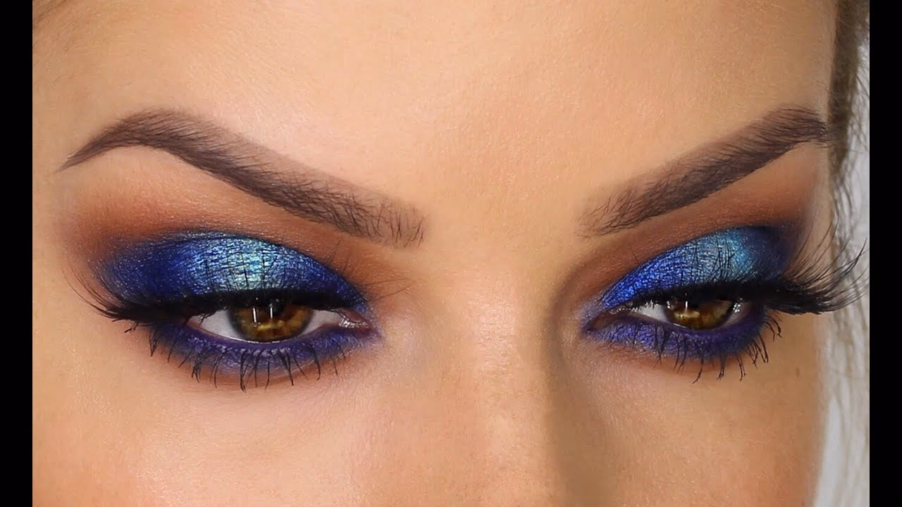 Is it OK to wear blue eyeshadow?