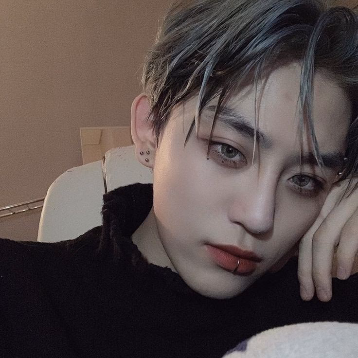 What makeup do Korean boys use?