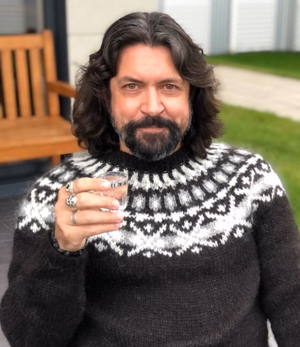 How old is Brian Kinney in season 1?