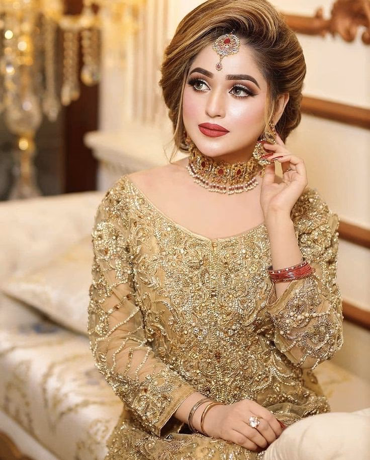 What goes with golden dress?