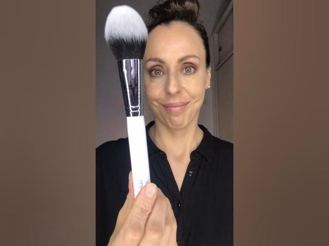 ¿Qué brocha es para la base de maquillaje?