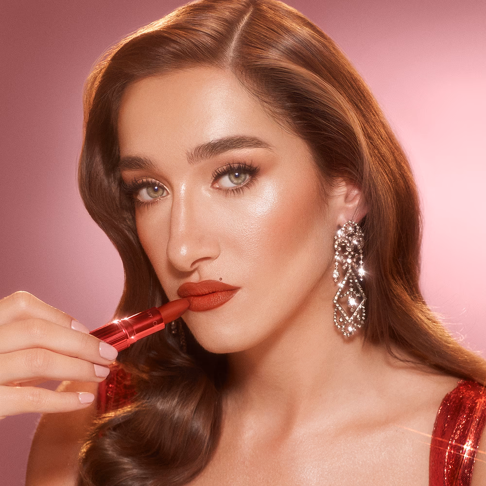 What color makes brunette hair pop?