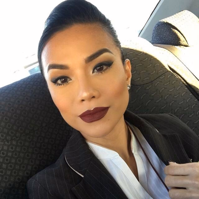 What makeup do cabin crew wear?