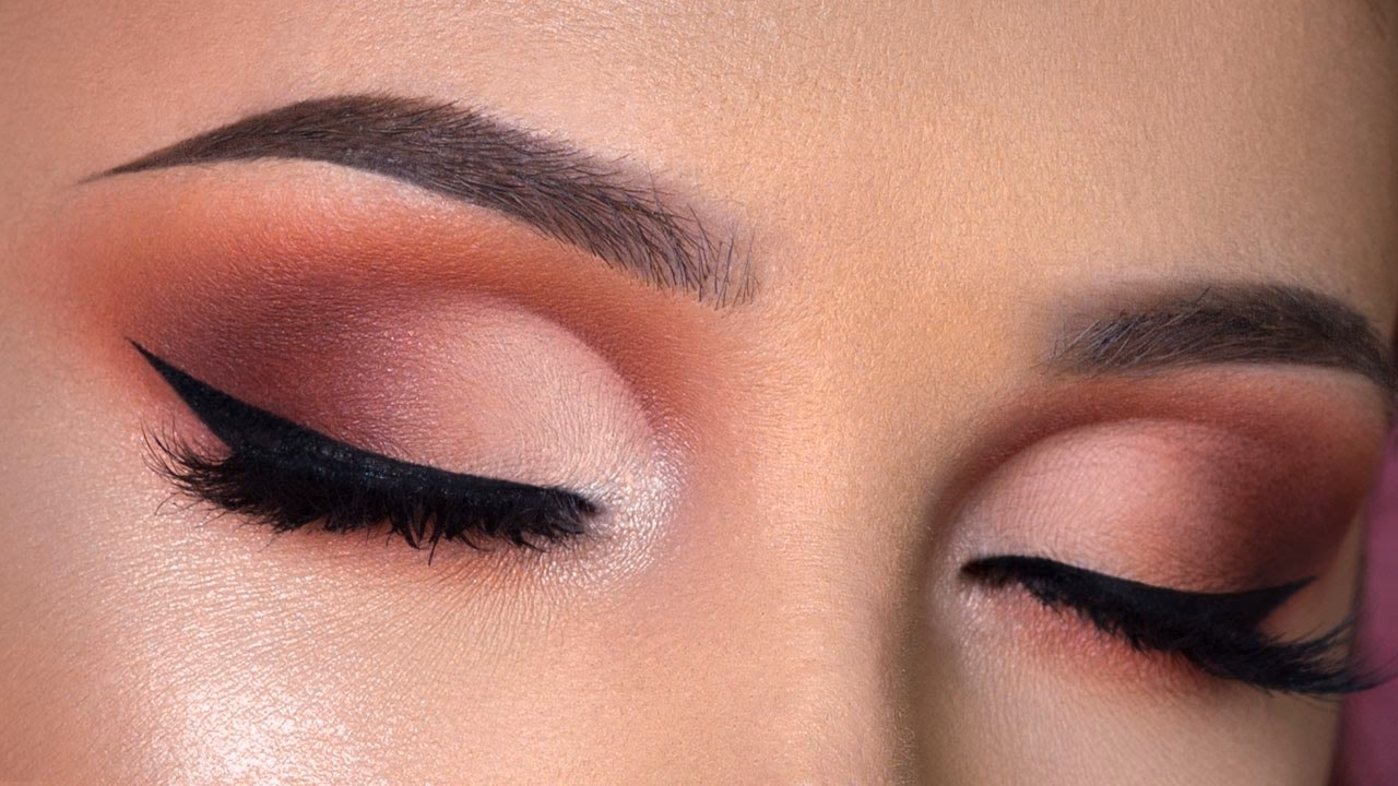 How to do cut crease step by step?