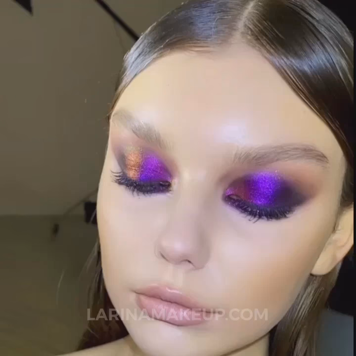 What are mica pigments made of?