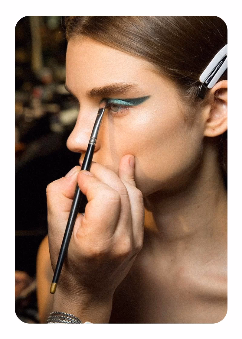 ¿Cómo certificarse como maquillaje profesional?