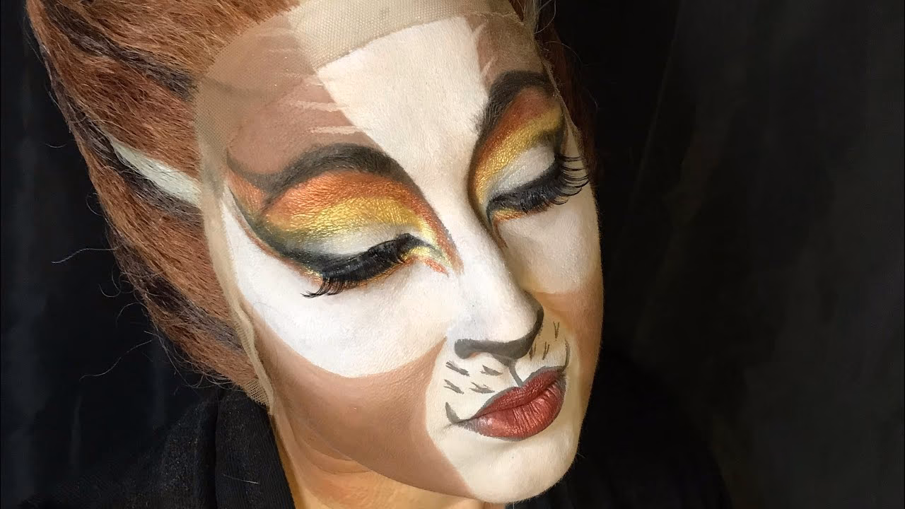 What breed is Cassandra from cats?