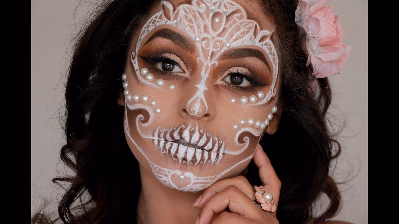What is the history of Catrina makeup?