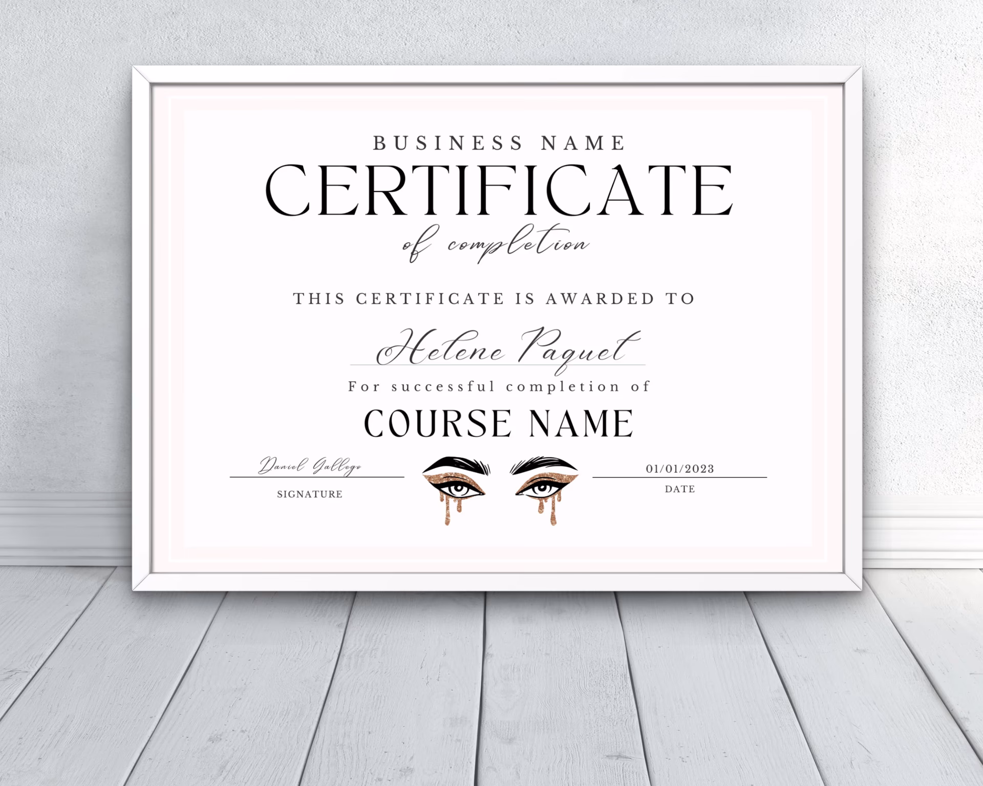 ¿Cuál es la diferencia entre un maquillador certificado y un maquillador con licencia?