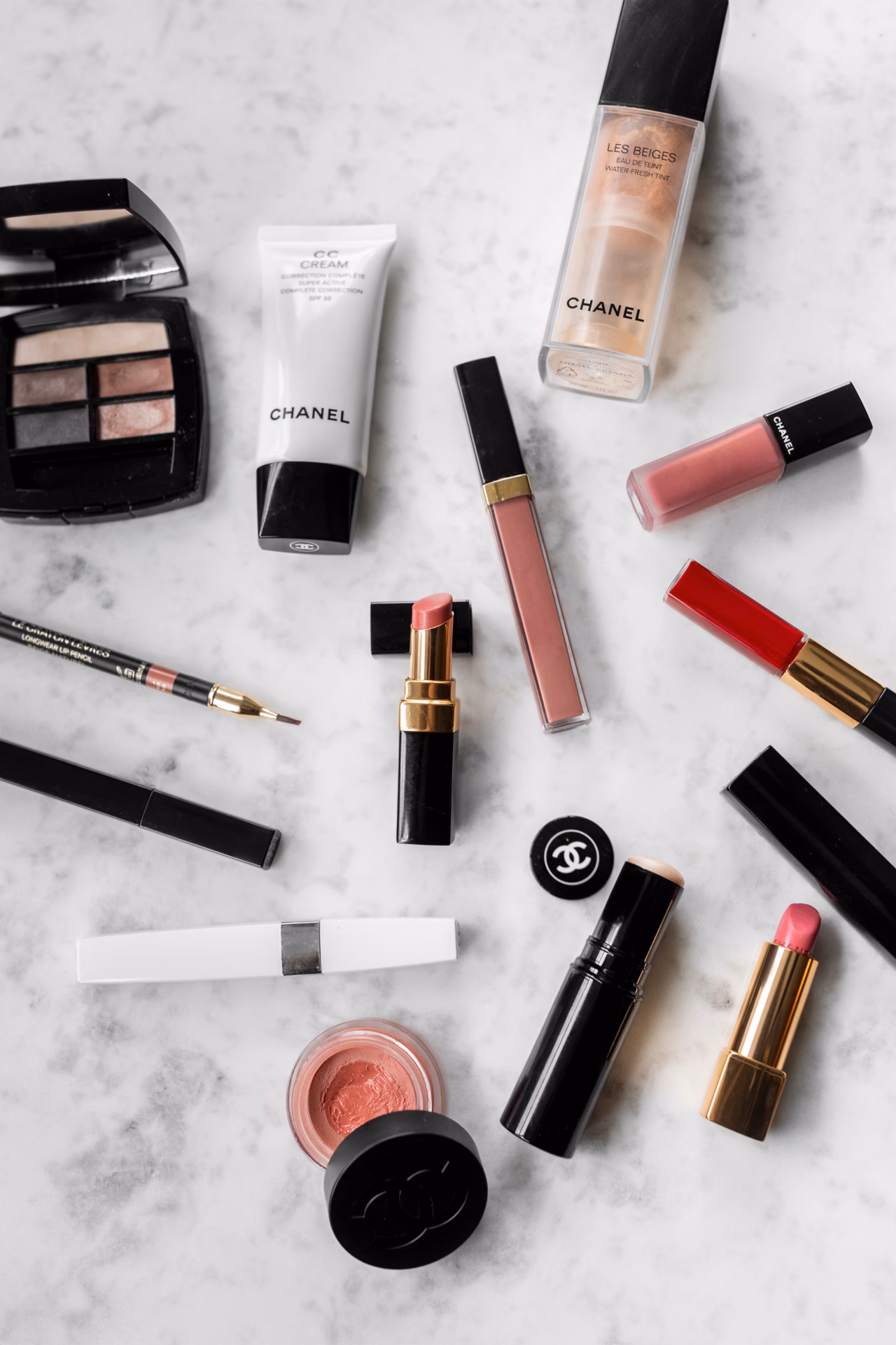 ¿Cómo conseguir muestras de maquillaje de Chanel?