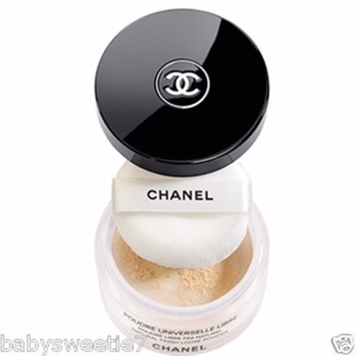 Does Chanel make a powder foundation?