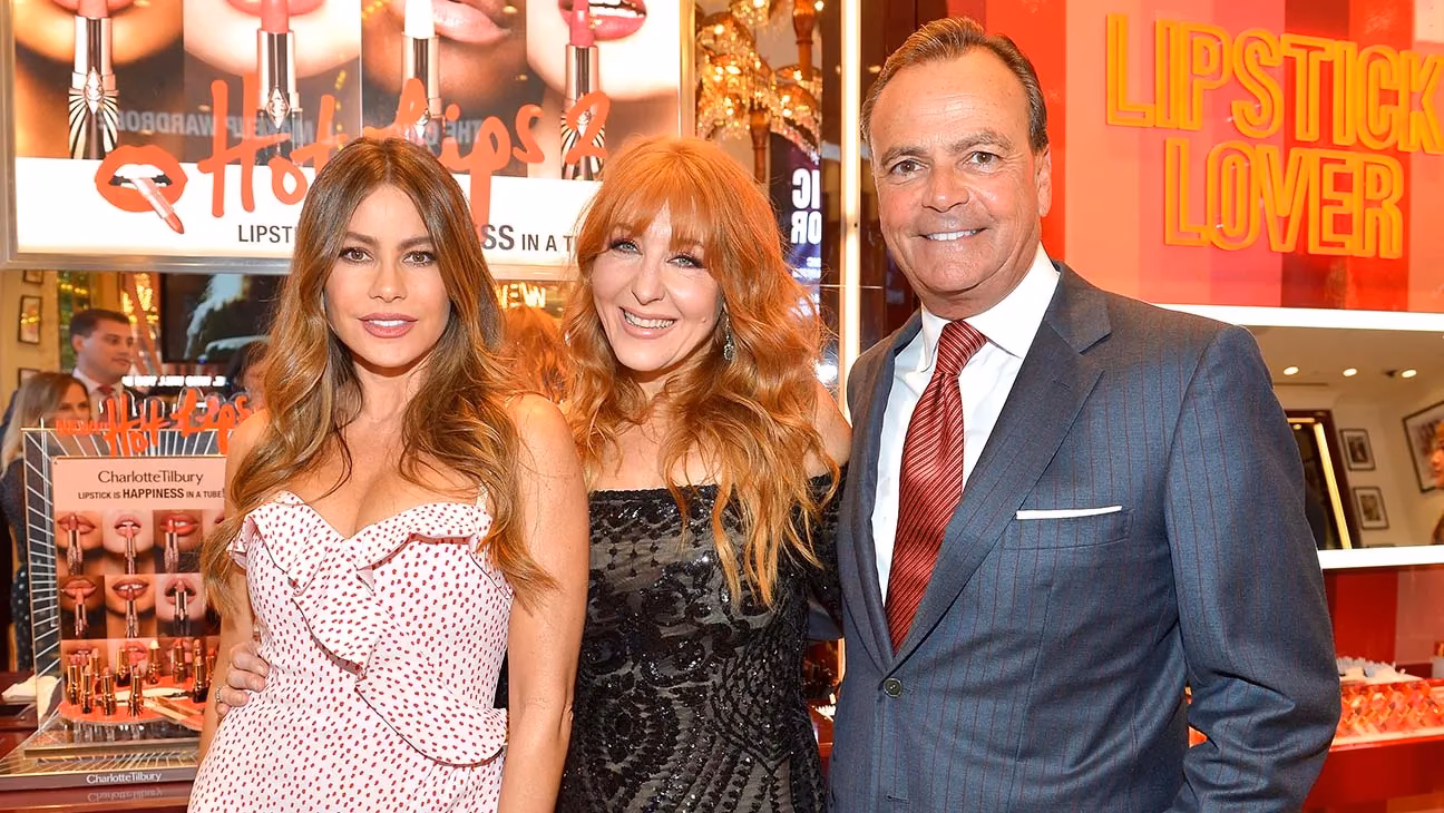 How much do freelance artists make at Charlotte Tilbury?