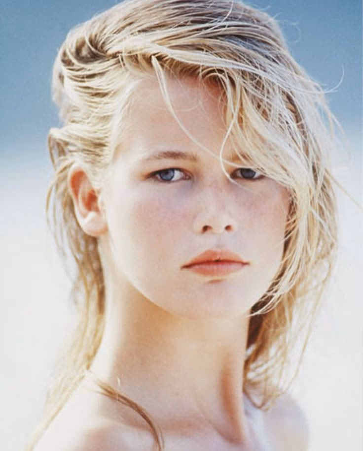 Is Claudia Schiffer a natural blonde?