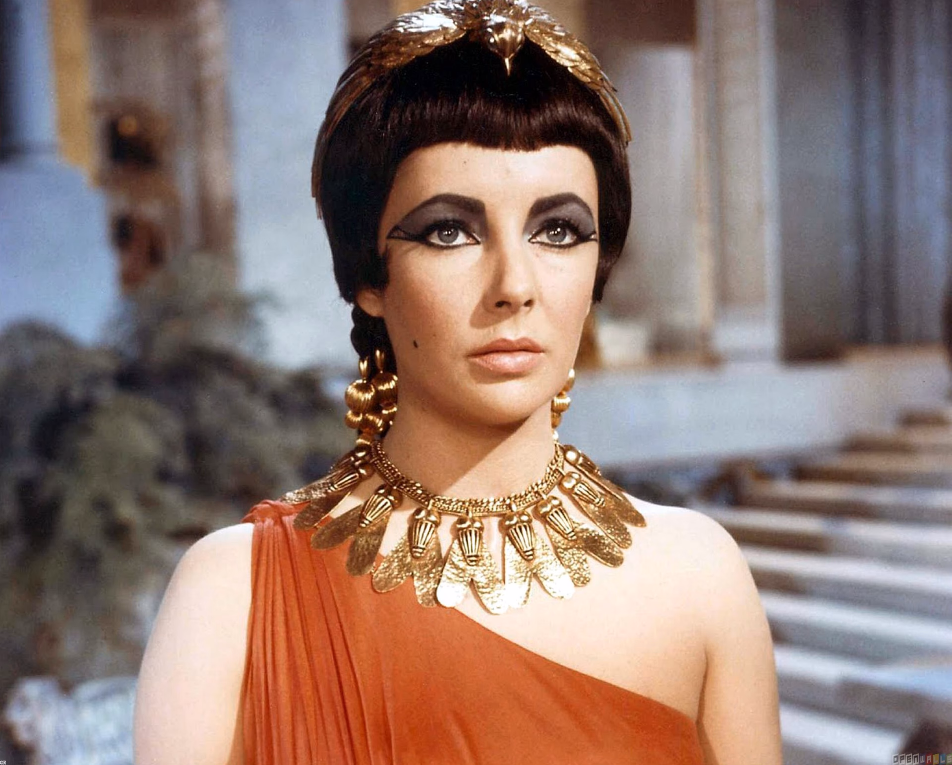 What kind of makeup did Cleopatra wear?