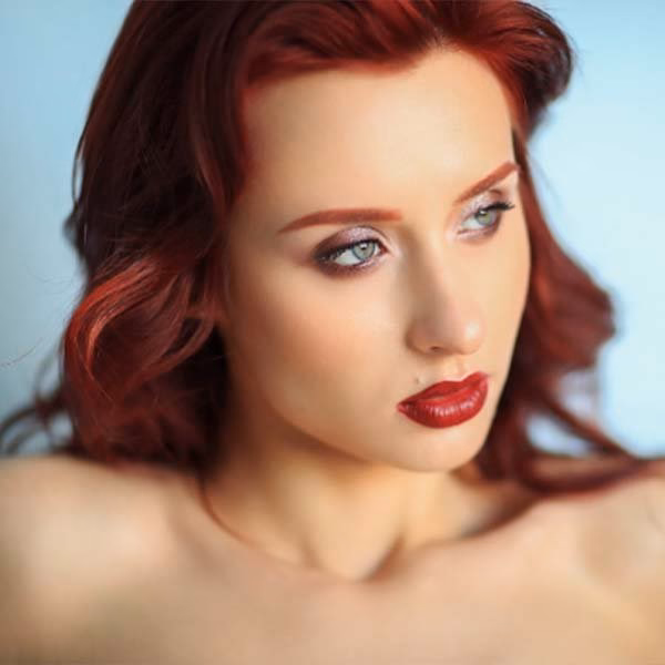 ¿Qué color de maquillaje queda mejor en las pelirrojas?