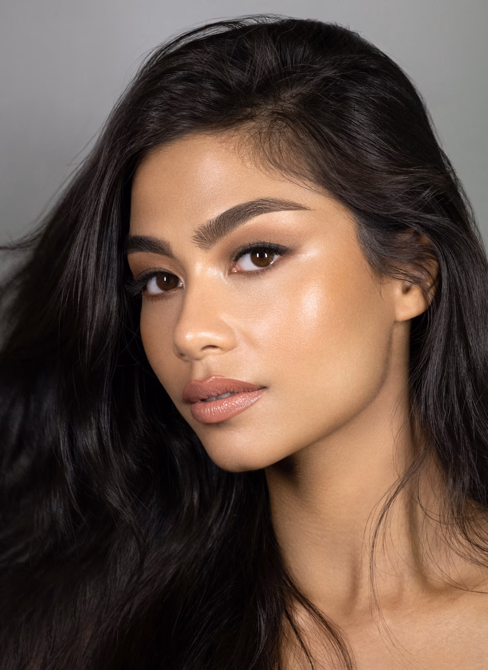 What is a commercial makeup artist?