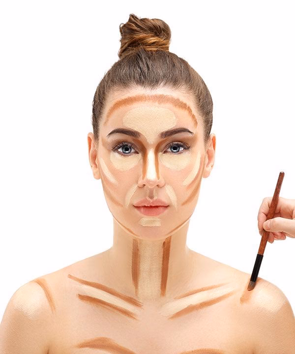 ¿Cómo mezclar el maquillaje en el cuello?