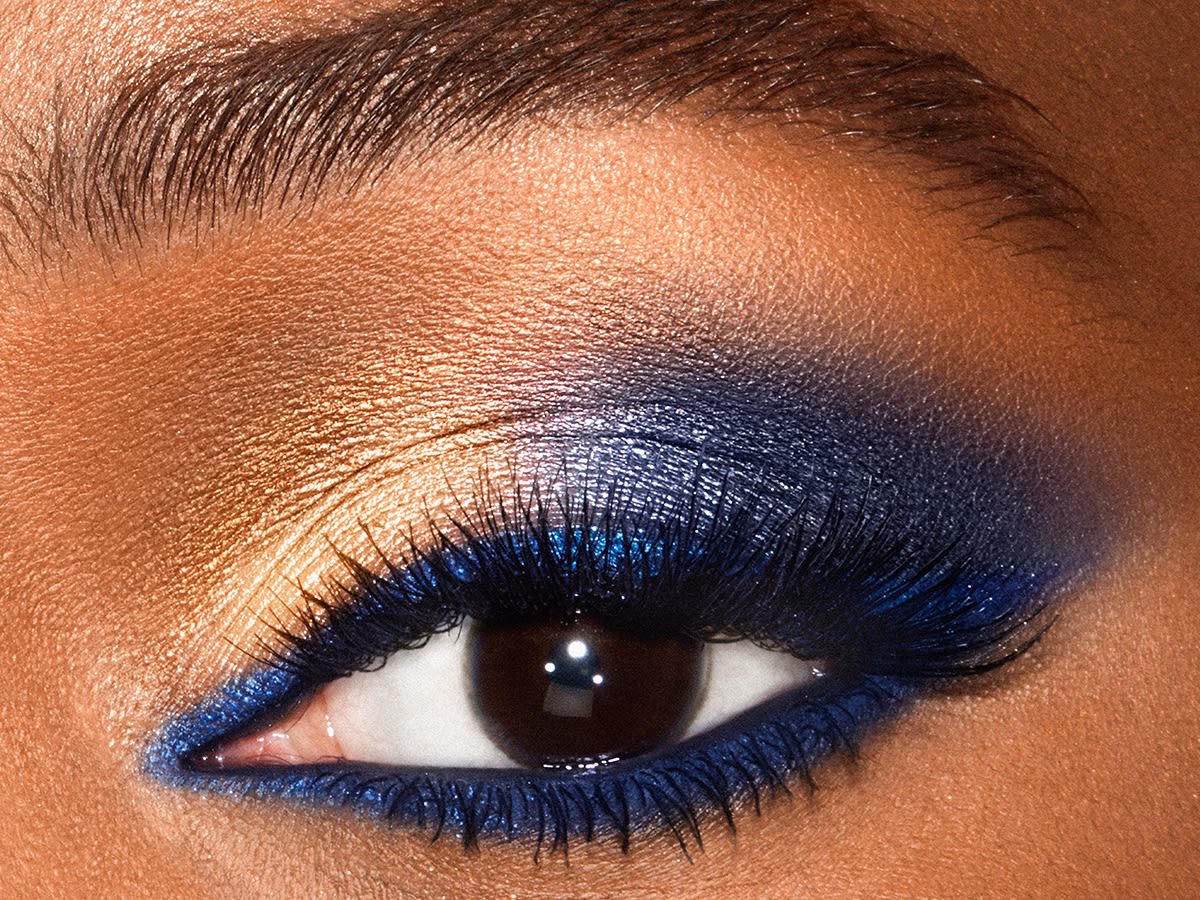 What color eyeshadow for dark blue eyes?