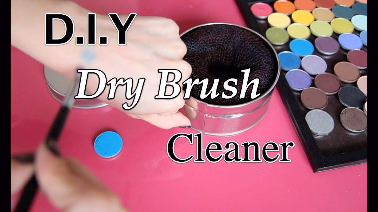 How to clean makeup brushes dry?