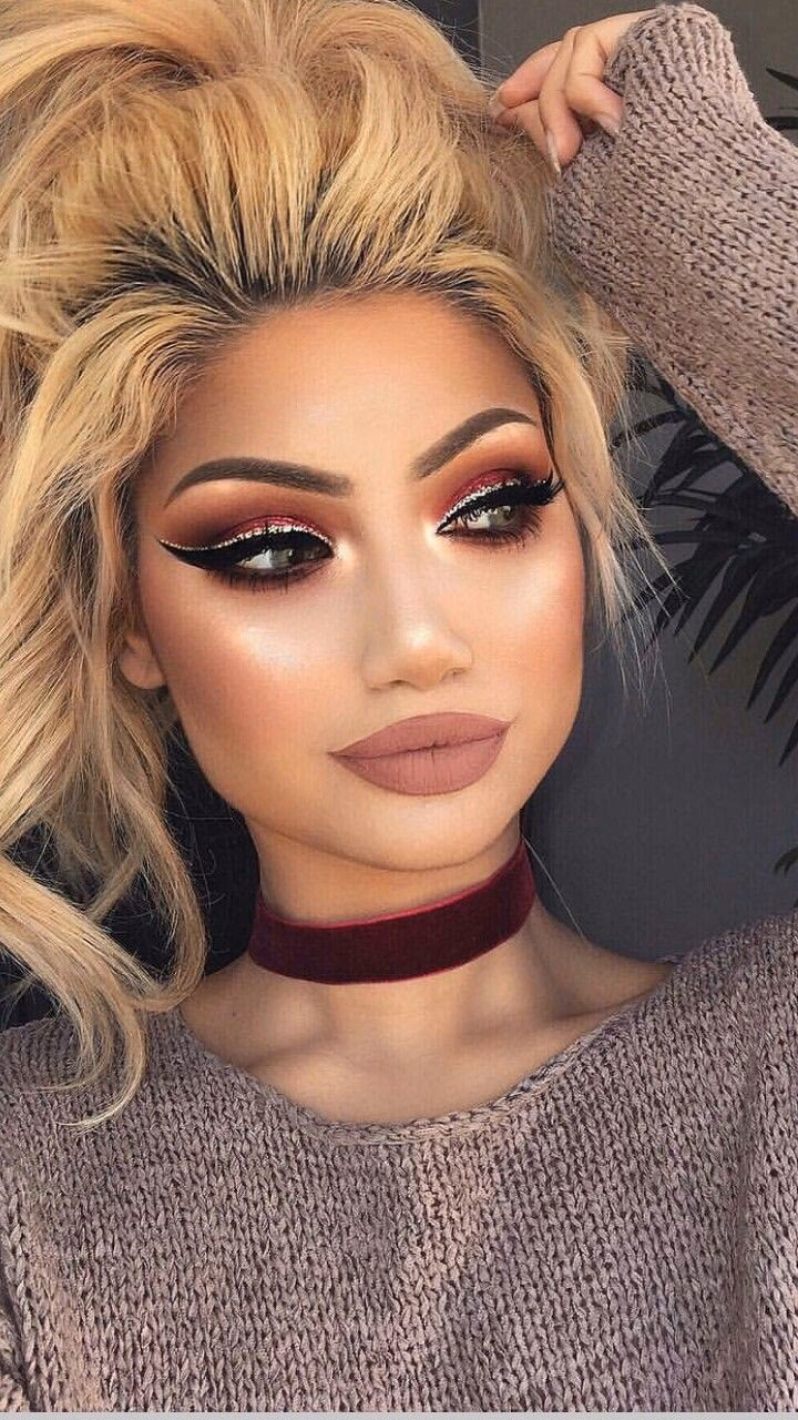 What is dramatic makeup?