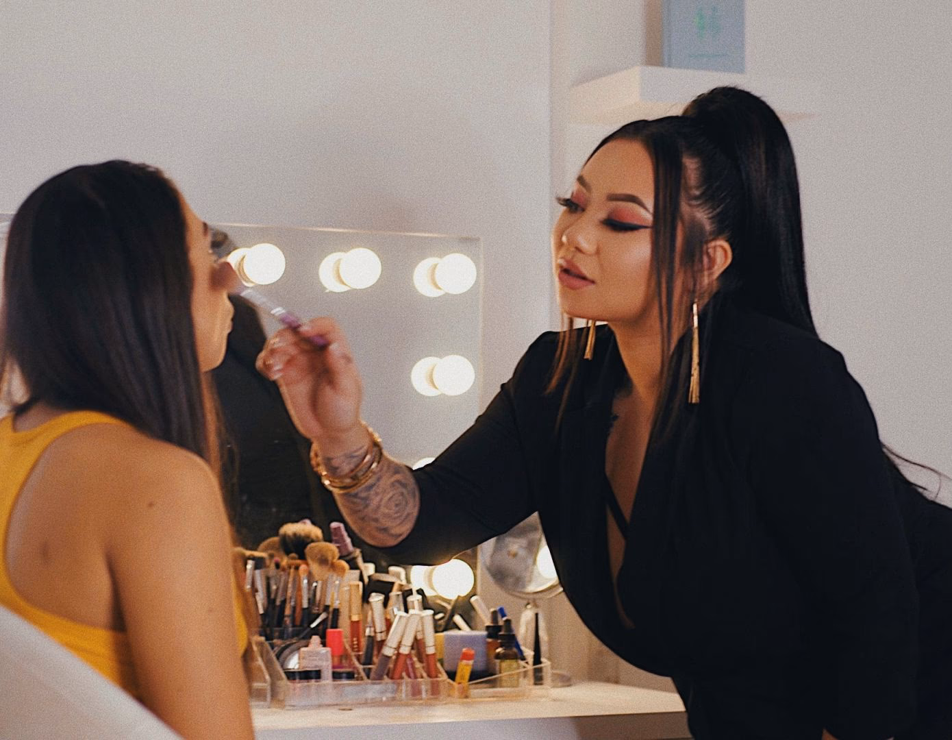 What makeup begins with e?