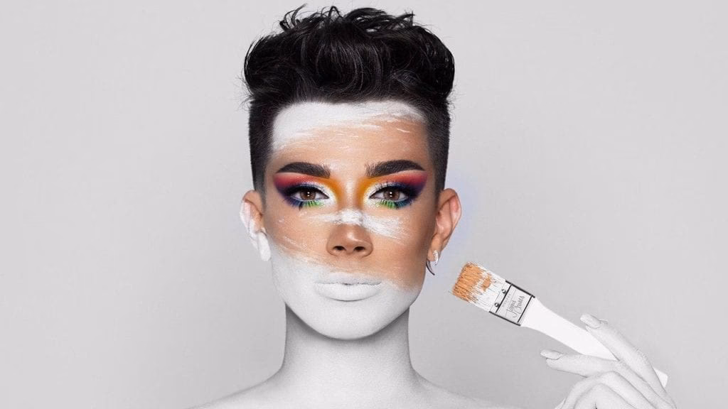 How old is Hannah Martin, makeup artist?