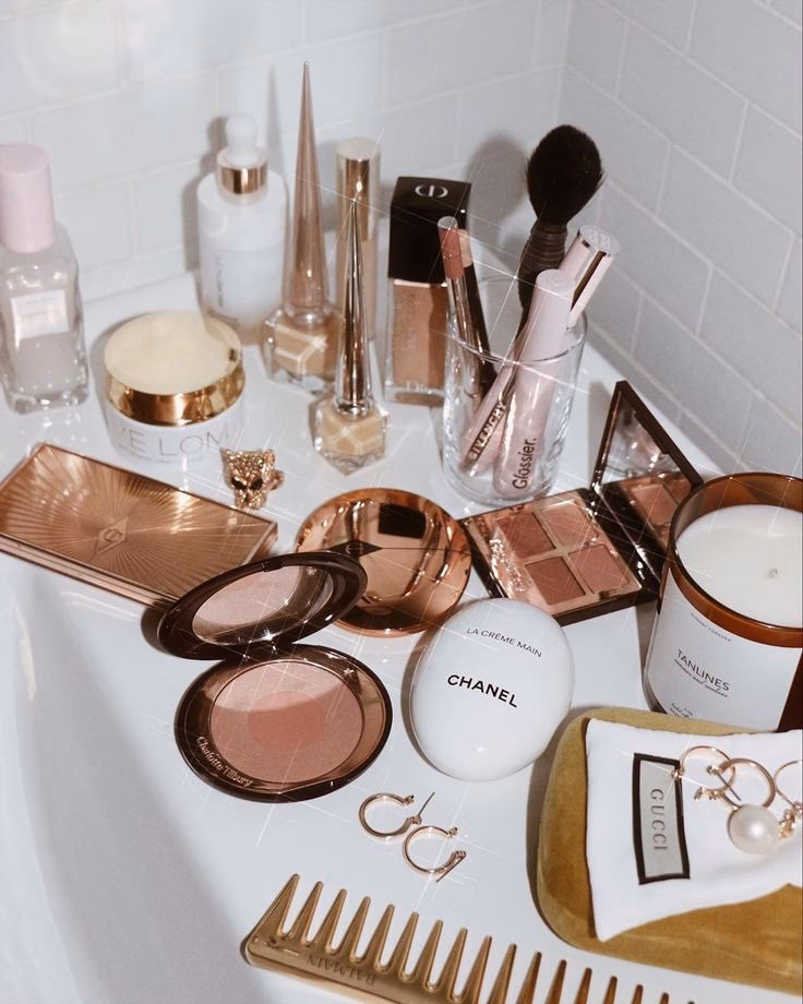 What is esthetician makeup?