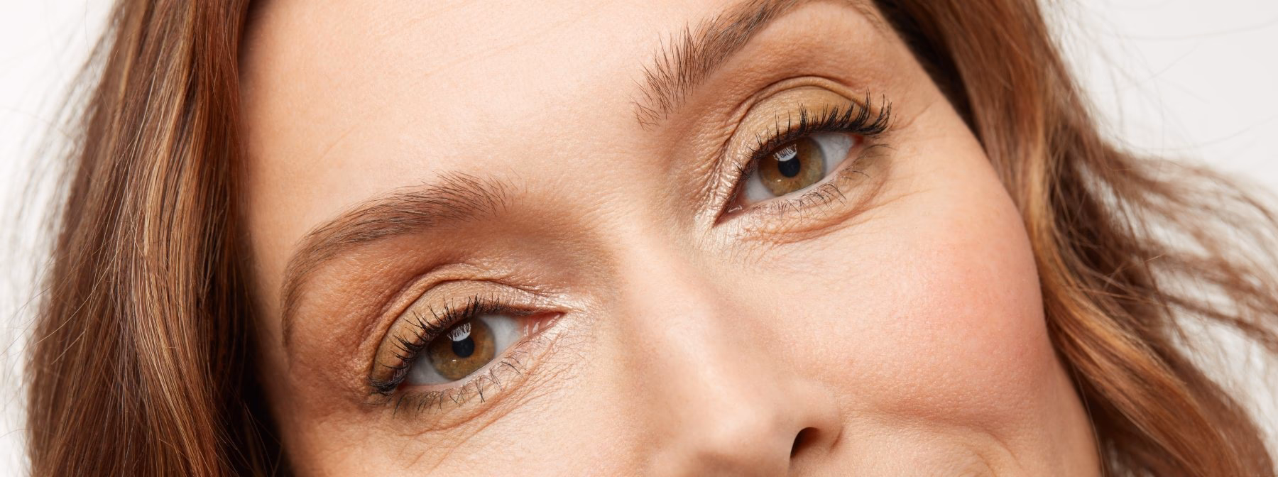 How to put eye makeup on older eyes?
