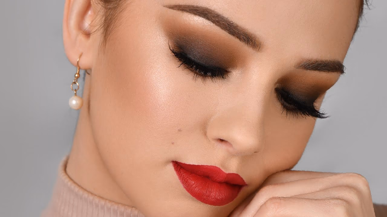 Can you use red lipstick as eyeshadow?